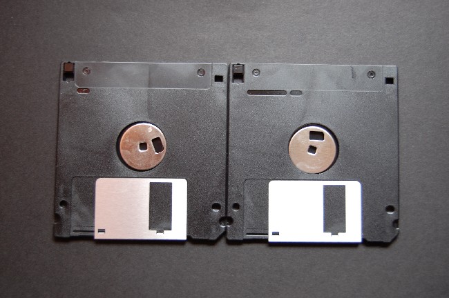 Partiture per floppy disk due floppy retro